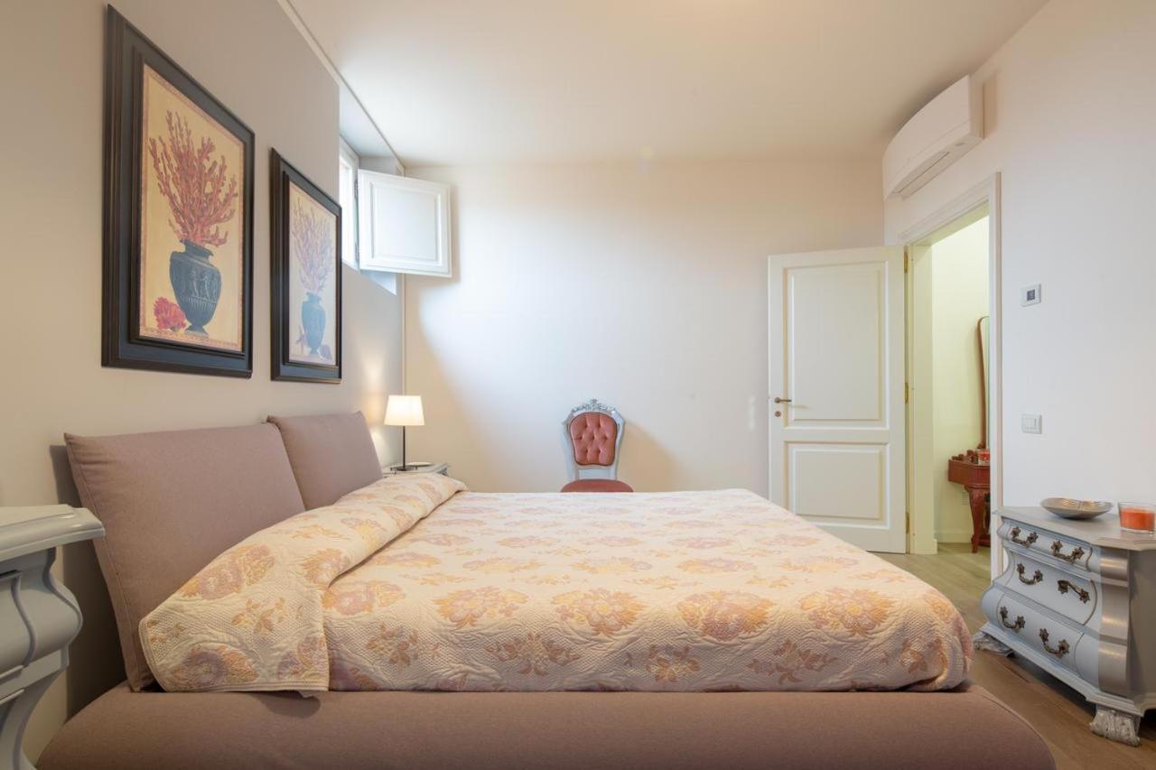 Stunning & Luxurious 1Br Apt 1 Min Walk By Duomo Firenze Kültér fotó
